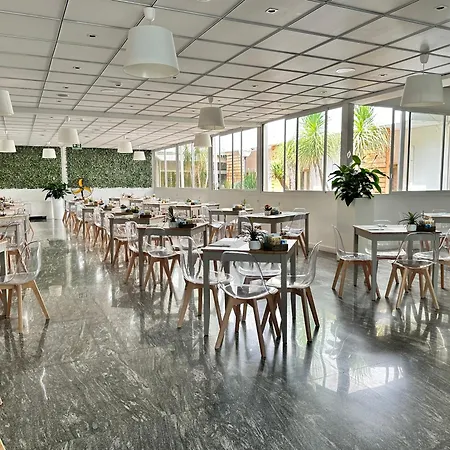 Отель Riva Del Sole