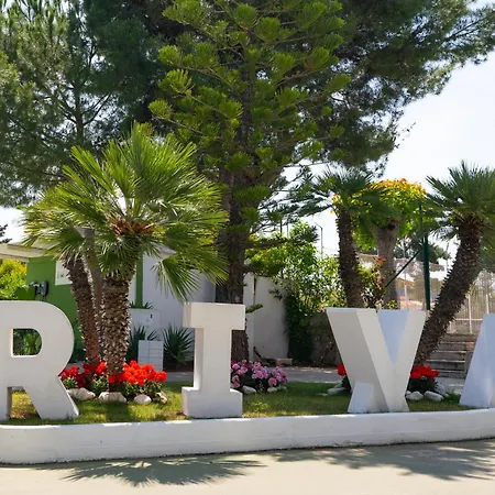 Riva Del Sole מלון ג'ובינאצו